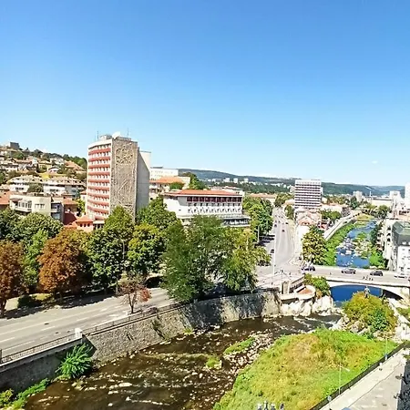 Center View * גברובו